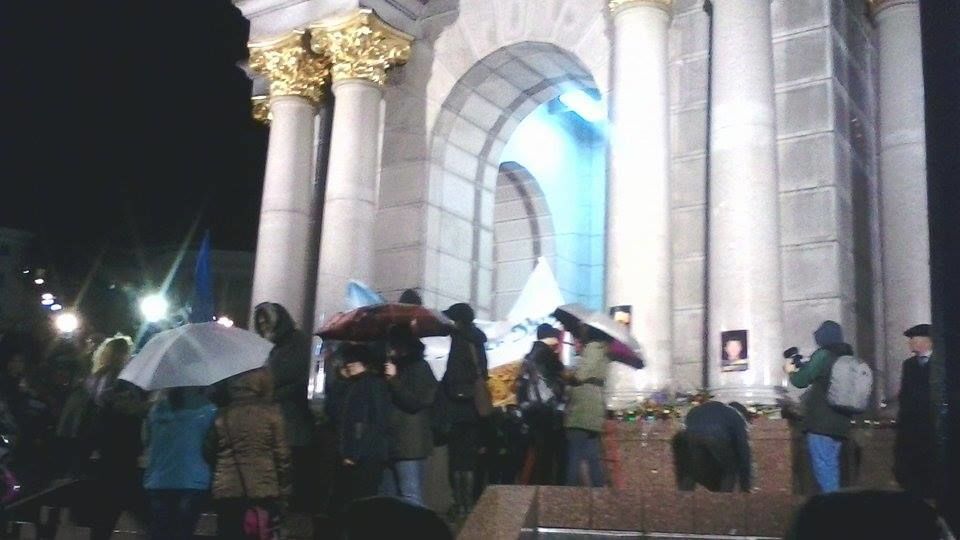 В Киеве митингуют жители Луганской и Донецкой областей: фото акции
