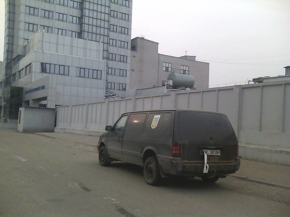 В Киеве "засекли" подозрительный бус с номерами "Айдара"