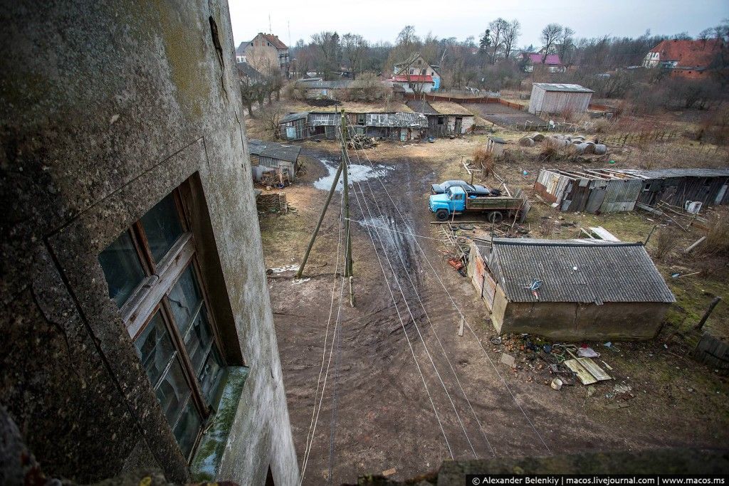 Что сделали с городом 70 лет в составе России: золотой Ленин на фоне ободранных зданий