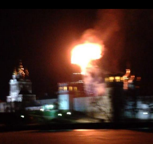 Знак? В центре Москвы горел Новодевичий монастырь: фото и видео с места событий