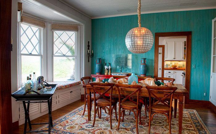 10 потрясающих столовых с полосатыми стенами