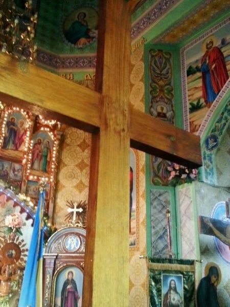 На Тернопольщине прихожане заметили "лик Христа" на кресте