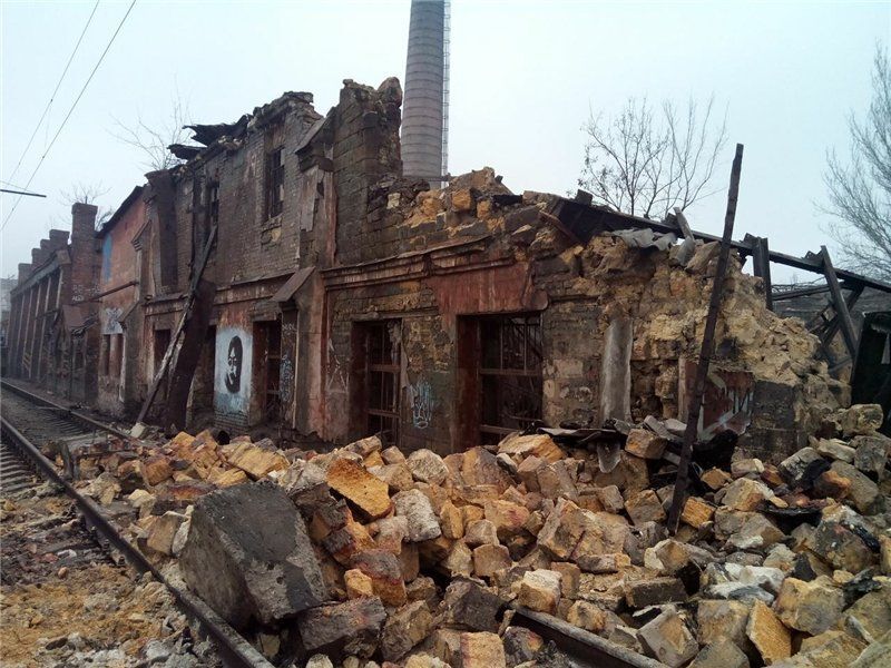 В Одессе обрушилось здание во время движения "Интерсити"