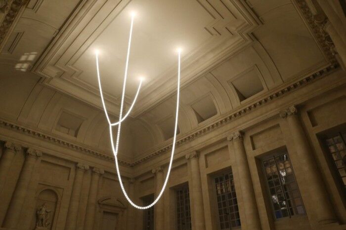 12-метровая люстра Swarovski украсила Версаль