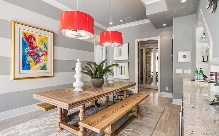 10 потрясающих столовых с полосатыми стенами