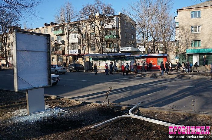 В Константиновке жители забросали камнями БМП после смерти ребенка в аварии
