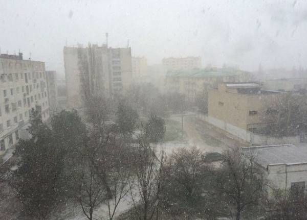 Снігова буря в Криму залишила без світла понад 18 тисяч осіб
