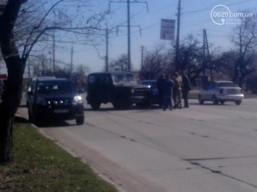 В Мариуполе за день произошло три ДТП с участием военных: фотофакт