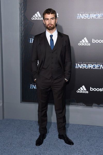 Премьера "Инсургента" прошла под знаком откровенных декольте