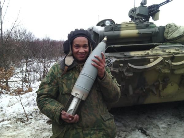 Депортированный темнокожий экстремист вернулся на Донбасс воевать против Украины