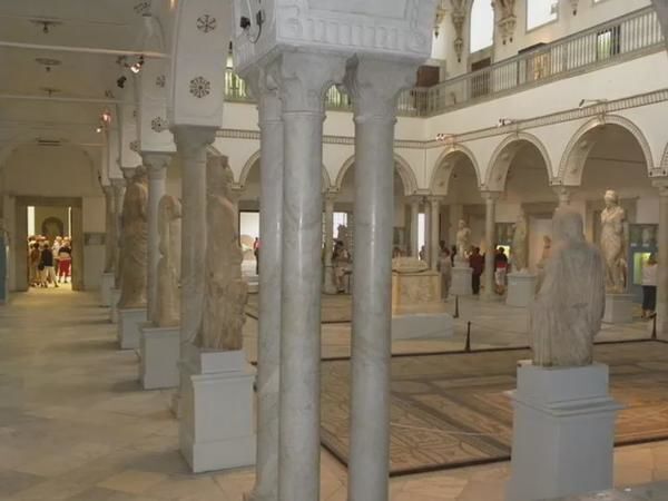 Атака на музей в Тунисе: число жертв растет