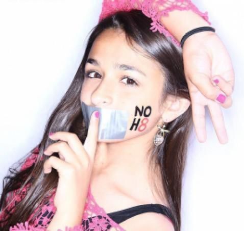 14-летняя девочка-трансгендер стала лицом косметического бренда