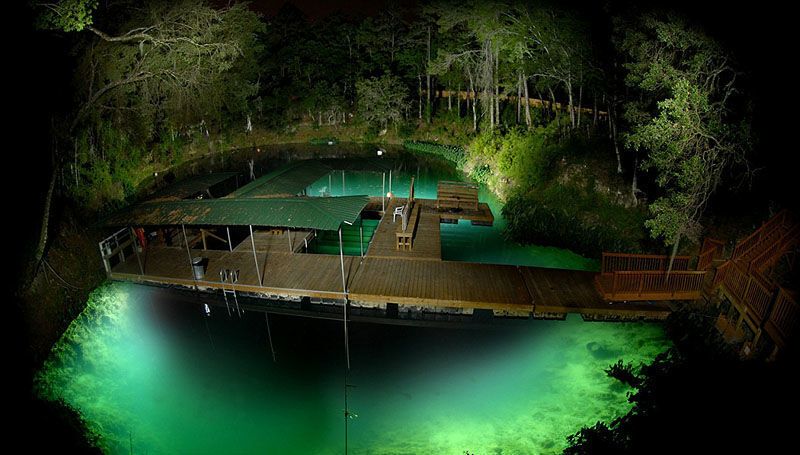 Самые удивительные подводные пещеры