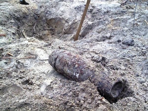 В Киеве возле ресторана обнаружили мину