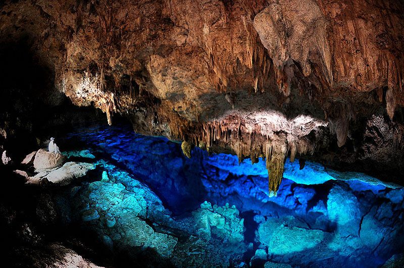 Самые удивительные подводные пещеры