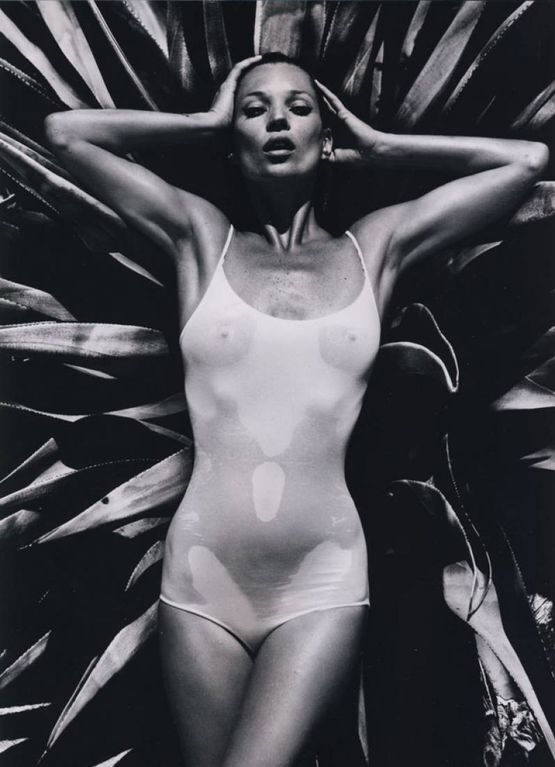 Другая Кейт Мосс: неожиданная топлес-фотосессия 41-летней модели