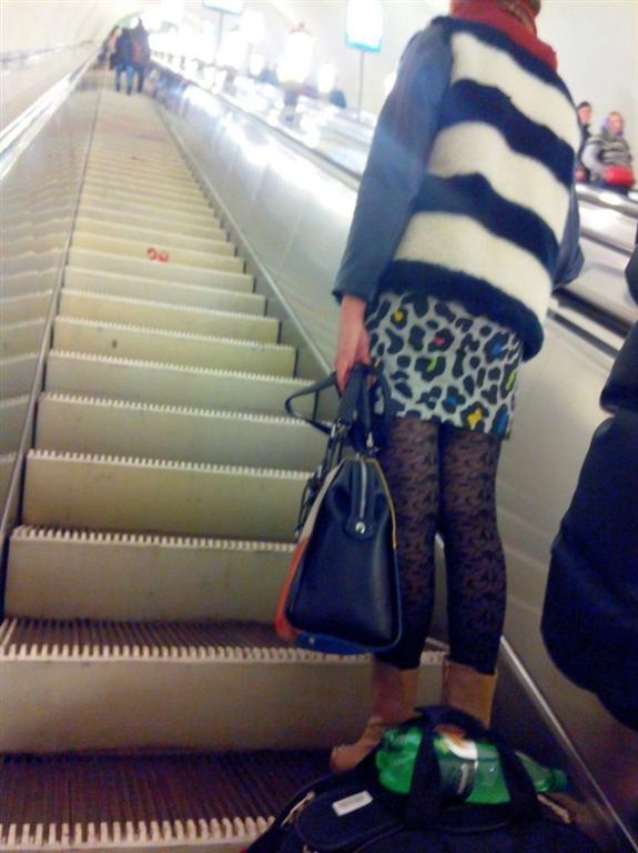 Отчаянные модники петербургского метро: как одеваются в культурной столице России