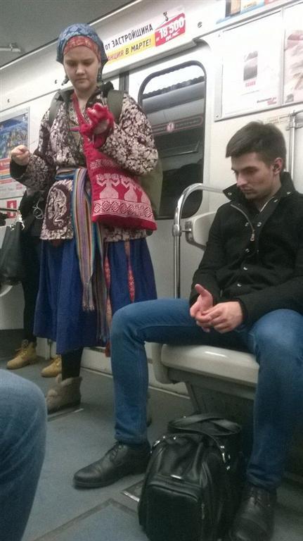 Отчаянные модники петербургского метро: как одеваются в культурной столице России