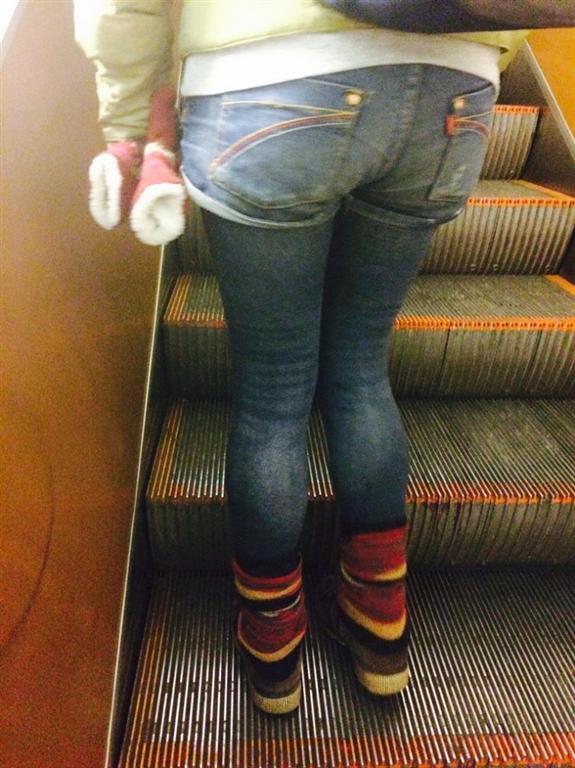 Отчаянные модники петербургского метро: как одеваются в культурной столице России