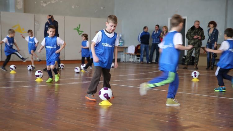 Соперник "Динамо" поразил заботой об украинских детях