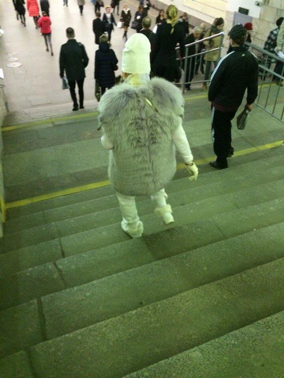 Отчаянные модники петербургского метро: как одеваются в культурной столице России