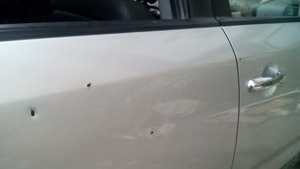 В Макеевке обстреляли авто, в котором находился террорист Гиви: фото и видеофакт