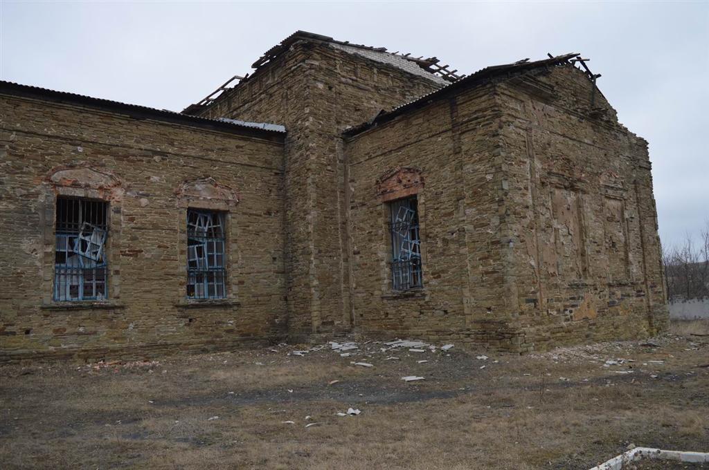 Террористы из "Градов" разгромили православную церковь ХІХ века: опубликованы фото