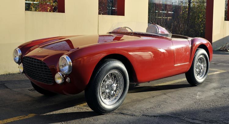 Итальянские умельцы восстановили уникальный Ferrari: фото "красавца"