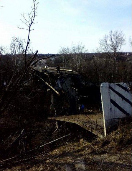 Опубликованы фото масштабного разрушения моста в Станице после взрыва