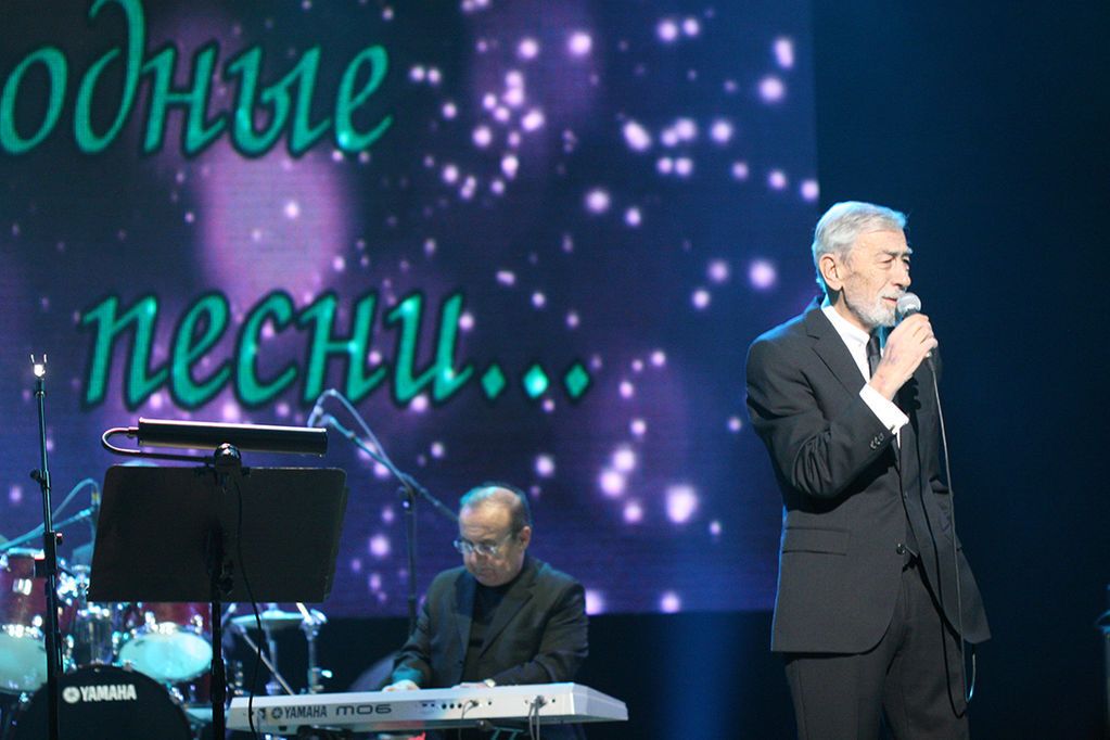 В Киеве Вахтанг Кикабидзе посвятил концерт "Небесной сотне"
