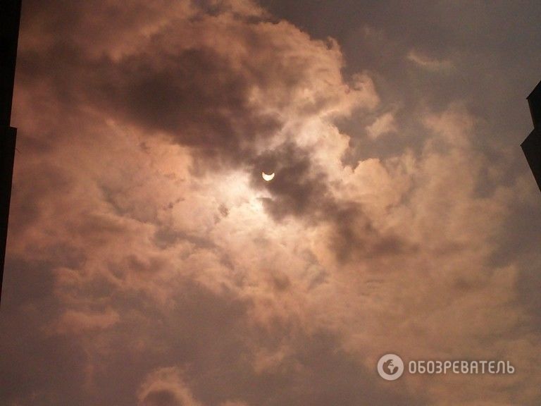 В Киеве увидели солнечное затмение: опубликованы фото
