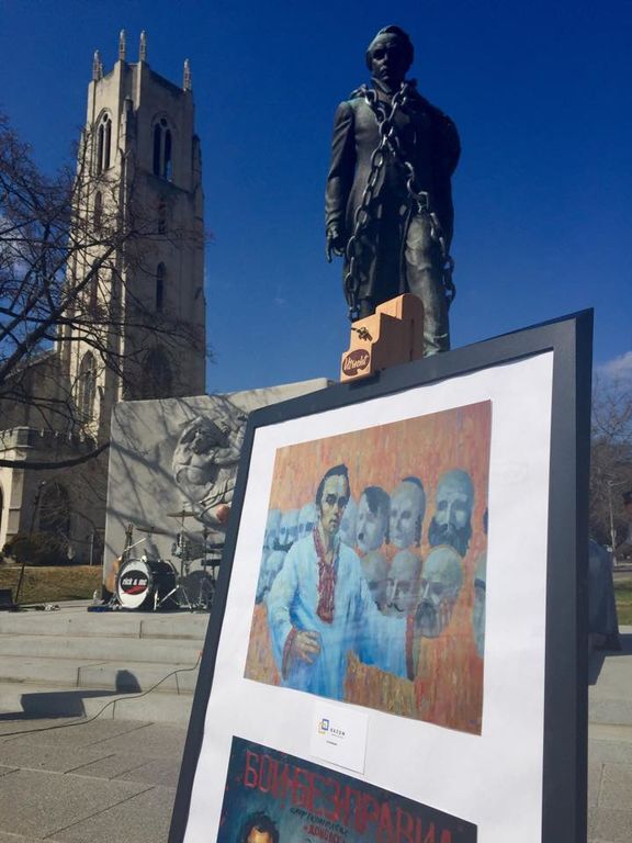В Вашингтоне украинские патриоты сорвали цепи с памятника Шевченко: фото и видео