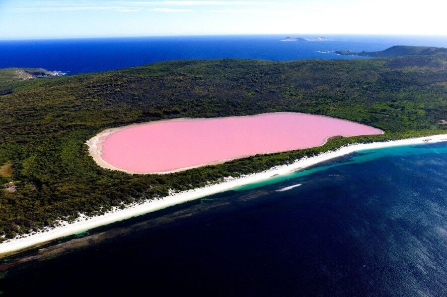 Озера необычного цвета