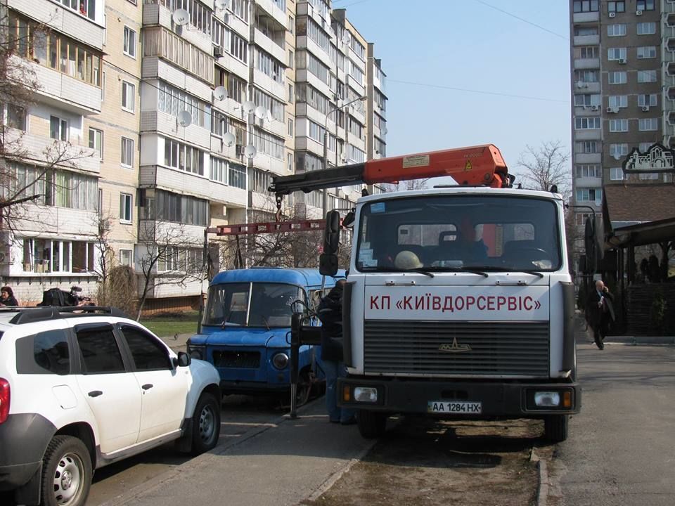 Киев расчистят от брошенных автомобилей