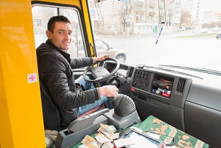 Водитель киевской маршрутки придумал установить бесплатный Wi-Fi