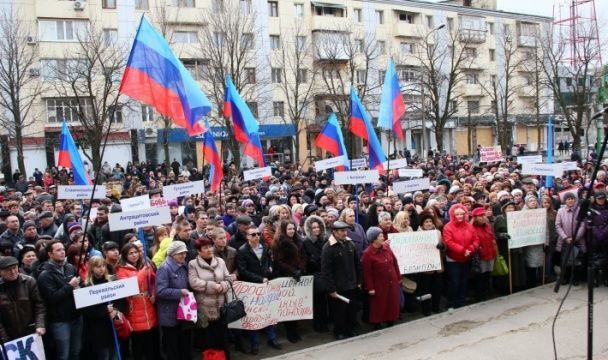 Луганчане рассказали, как на самом деле проходил "митинг" против "геноцида"