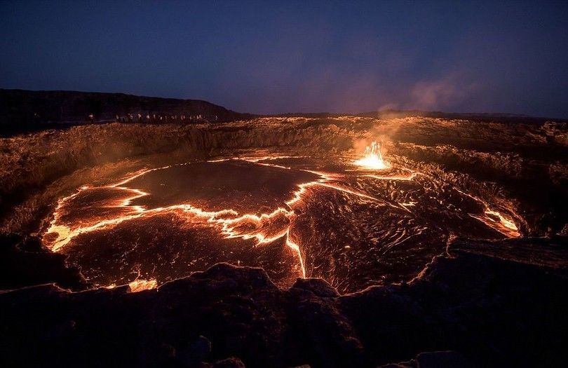 Чешский фотограф сделал ошеломляющие снимки кипящего лавового озера