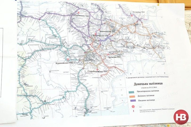 Пост зданий: команда Коломойського покинула Дніпропетровську ОДА - фоторепортаж