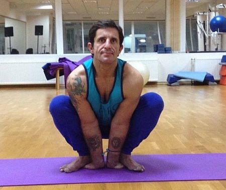 Новый глава ГСЧС Зорян Шкиряк любит йогу и демонстрирует кубики на животе