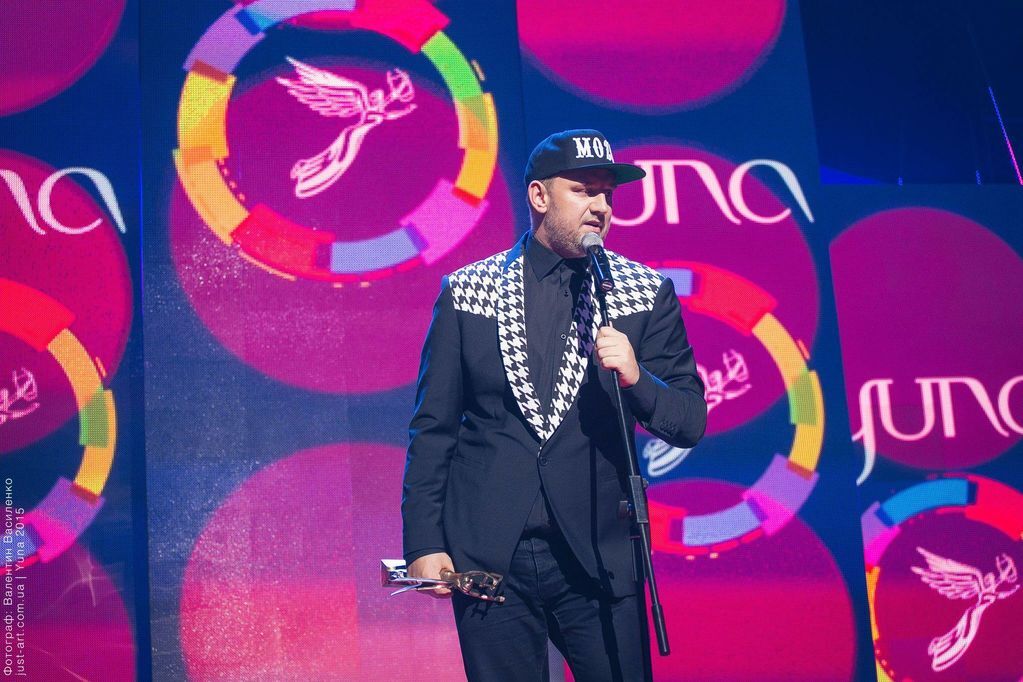 Премія YUNA 2015: нагородженню Кузьми аплодували стоячи, а Фагот пронизливо заспівав пісню " Скрябіна "