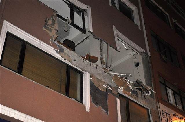 В Стамбуле в редакции журнала прогремел взрыв: опубликованы фото и видео