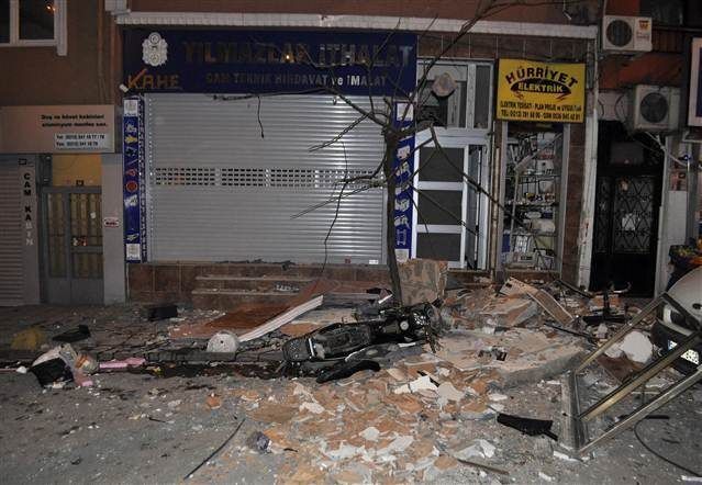 В Стамбуле в редакции журнала прогремел взрыв: опубликованы фото и видео