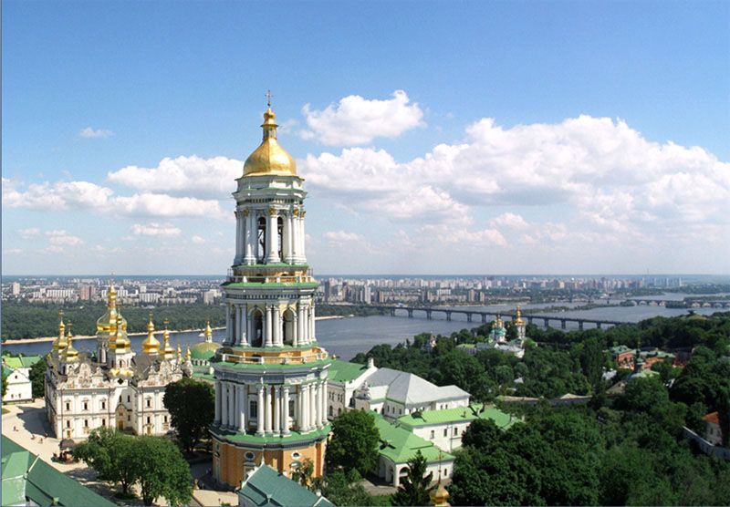 В Киеве после 10 лет реставрации открыли Большую лаврскую колокольню