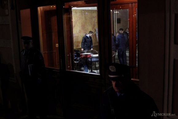 В холле одесского "Пассажа" зарезали директора и охранника отеля  - СМИ