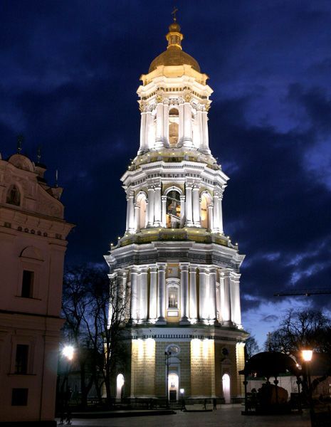 В Киеве после 10 лет реставрации открыли Большую лаврскую колокольню