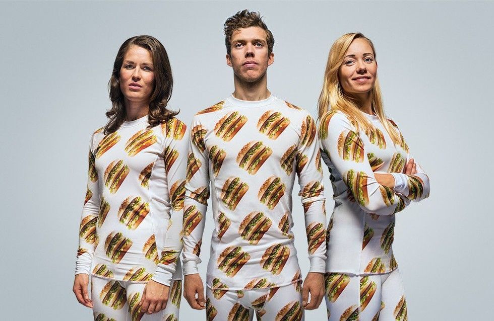 Человек-бутерброд: McDonalds запустил линию "вредной" одежды с биг-маками - фото коллекции