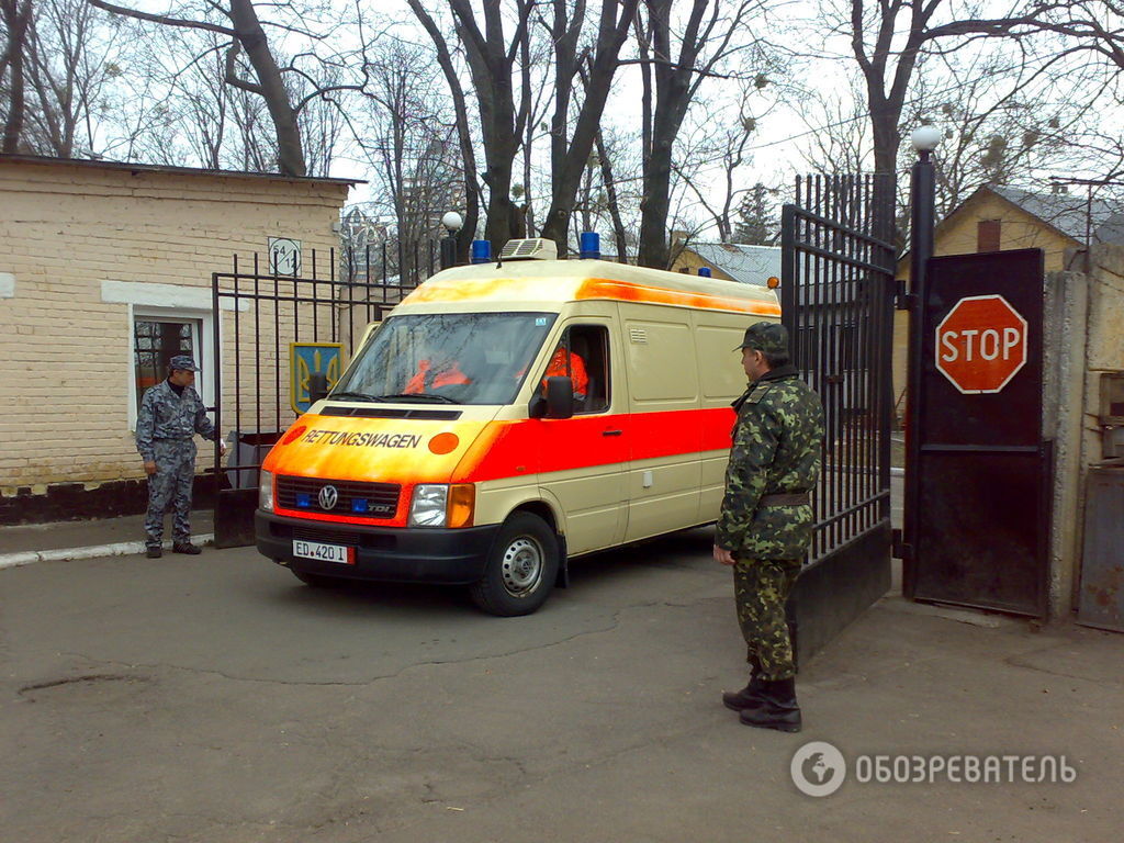 В Киеве хорват подарил военному госпиталю реанимобиль: фотофакт