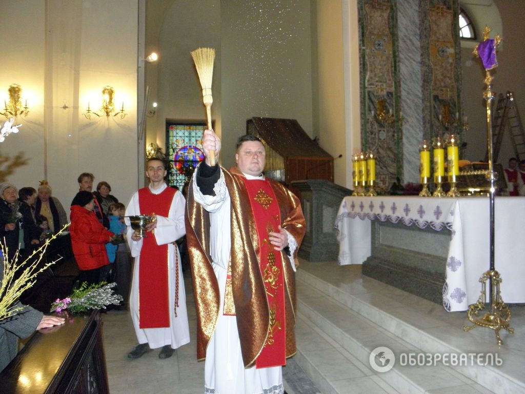 Как римо-католики в Киеве праздновали Вербное воскресенье 