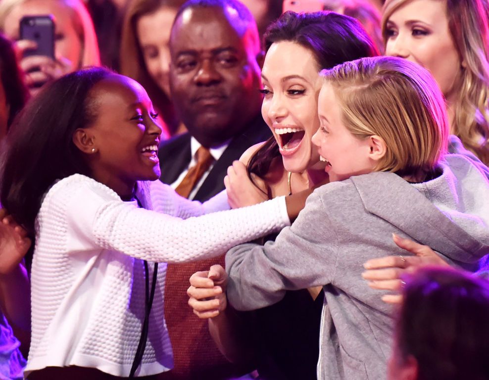Счастливая и энергичная: Джоли появилась на публике впервые после операции