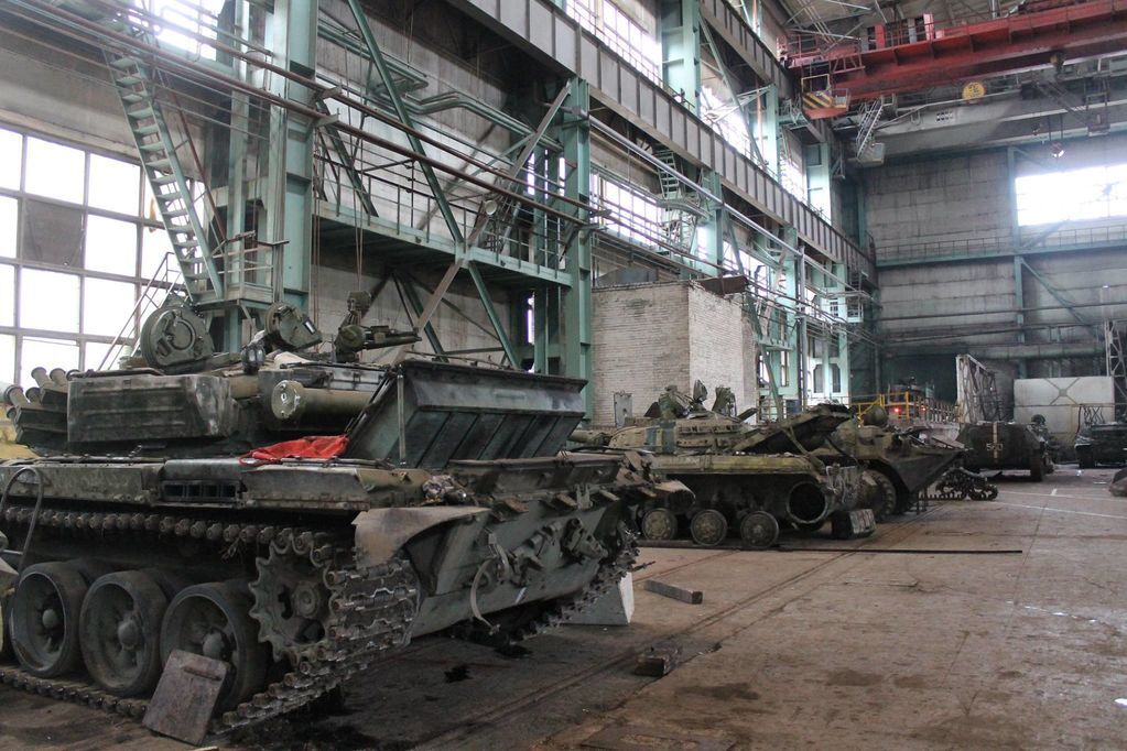 Журналіст розповів, як завод "Донецькгірмаш" лагодить українську бронетехніку на благо "Новоросії"